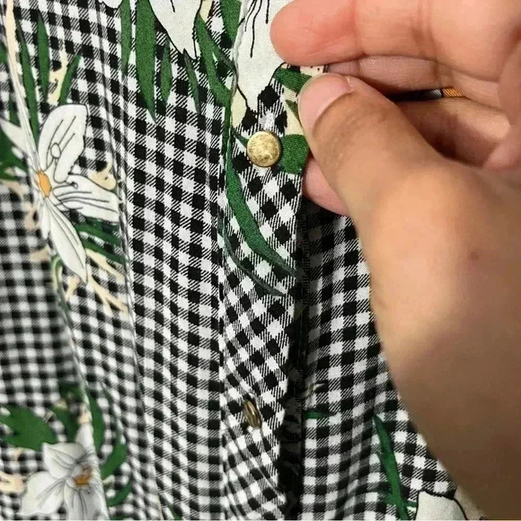 SOLITAIRE BY RAVI KHOSLA Floral Plaid Top | size large - Picture 3 of 5